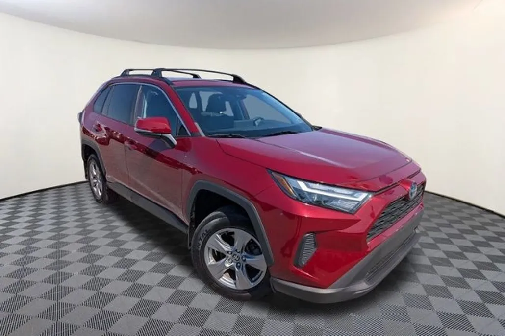 2022 Toyota RAV4 Hybrid XLE photo 1