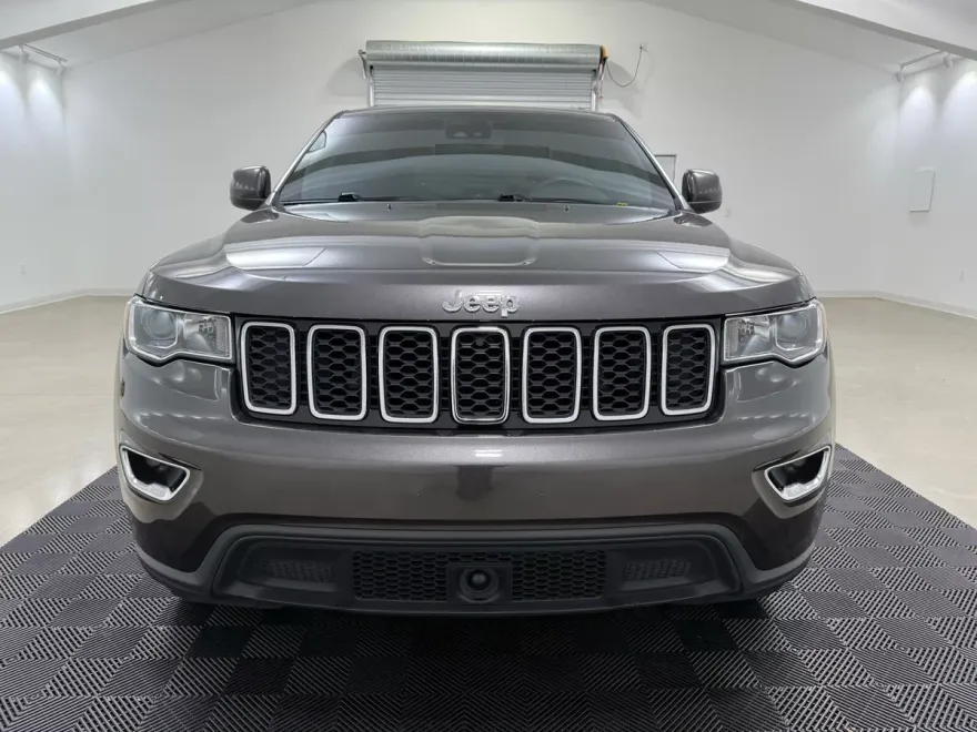 2021 Jeep Grand Cherokee Laredo X photo 1