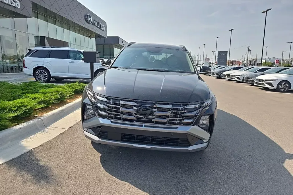 2025 Hyundai Tucson Limited photo 1