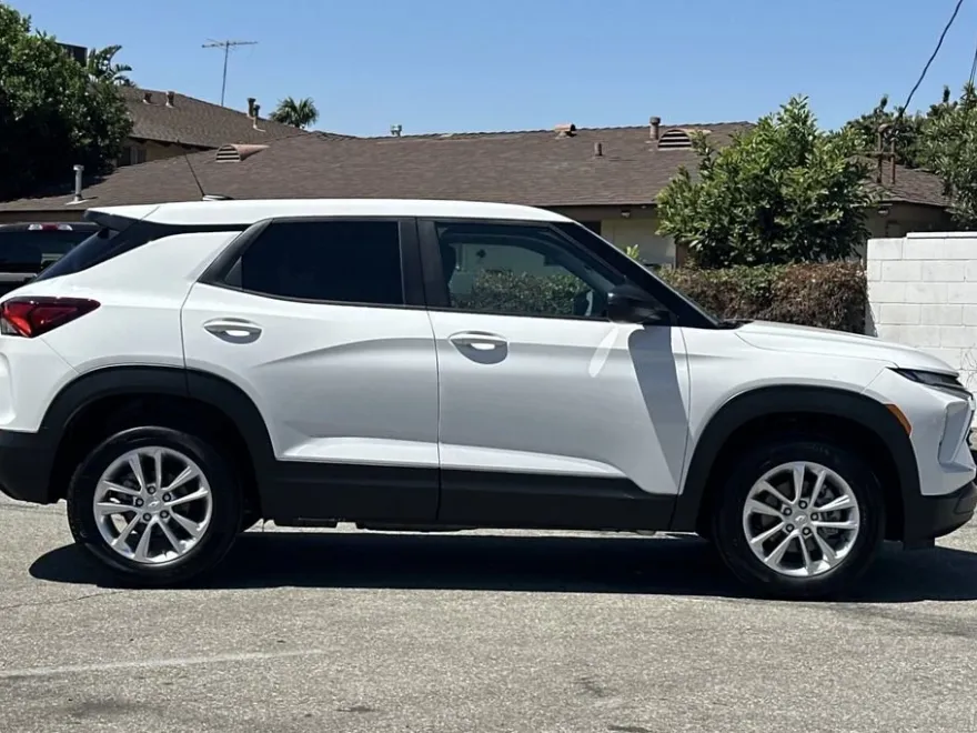 2026 Chevrolet Trailblazer LS photo 1