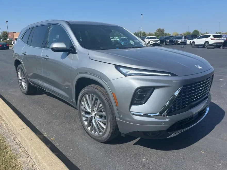 2026 Buick Enclave Avenir photo 1