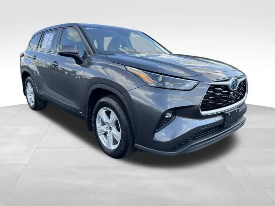 2023 Toyota Highlander Hybrid LE photo 1