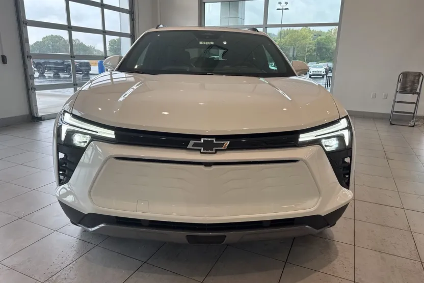 2026 Chevrolet Blazer EV photo 1
