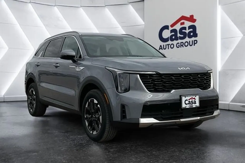 2025 Kia Sorento S photo 1