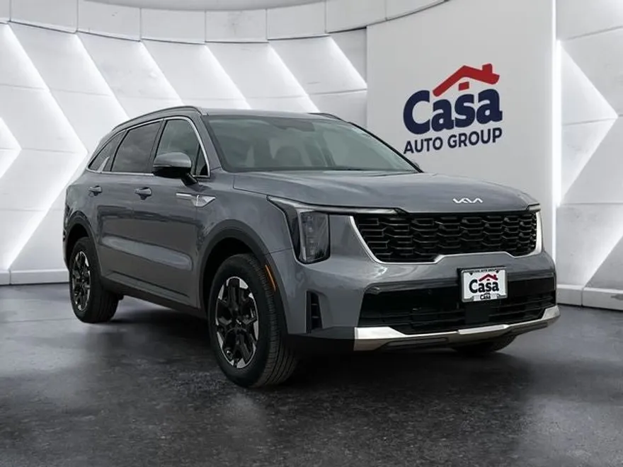2025 Kia Sorento S photo 1