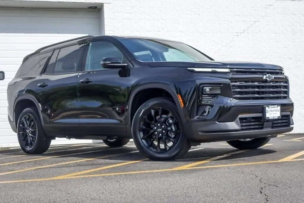 2026 Chevrolet Traverse photo 1