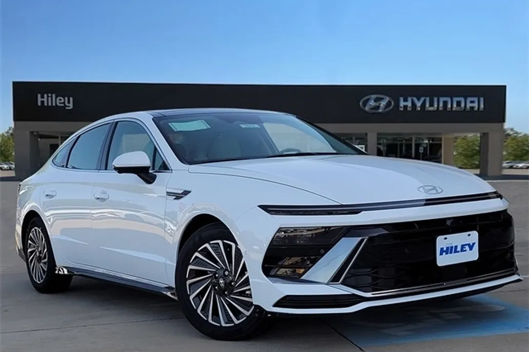 2025 Hyundai Sonata Hybrid Limited photo 1
