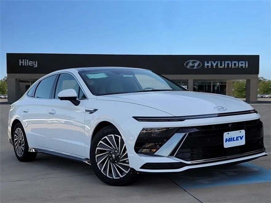 2025 Hyundai Sonata Hybrid Limited photo 1