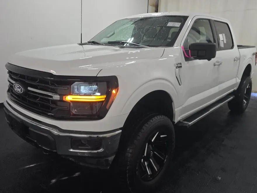 2024 Ford F-150 XLT photo 1