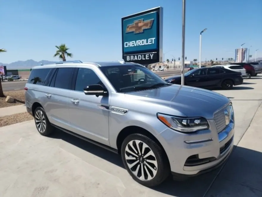 2023 Lincoln Navigator Reserve L photo 1