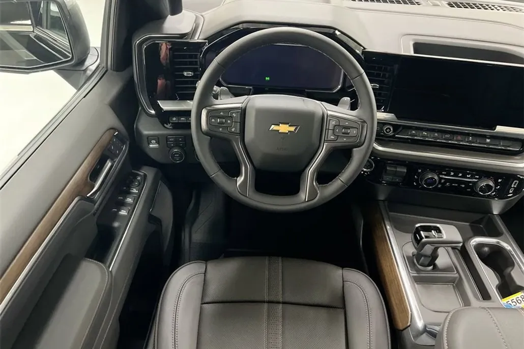 2026 Chevrolet Silverado 1500 High Country photo 1