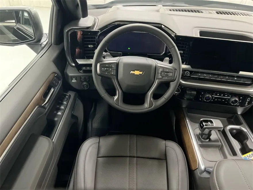 2026 Chevrolet Silverado 1500 High Country photo 1