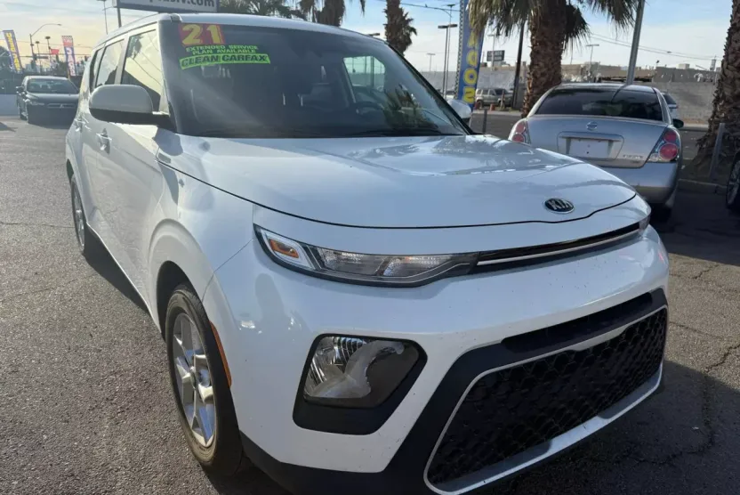 2021 Kia Soul S photo 1