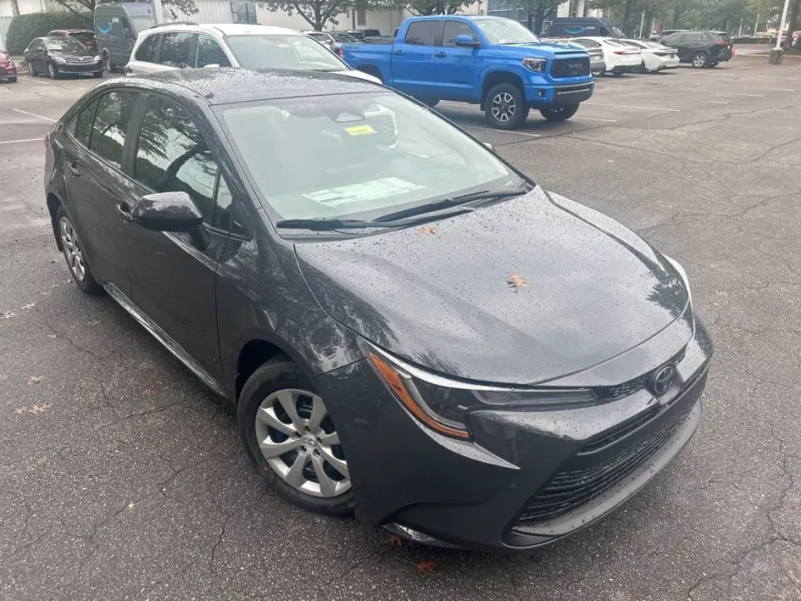 2026 Toyota Corolla LE photo 1