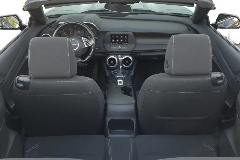 2023 Chevrolet Camaro 1LT photo 1