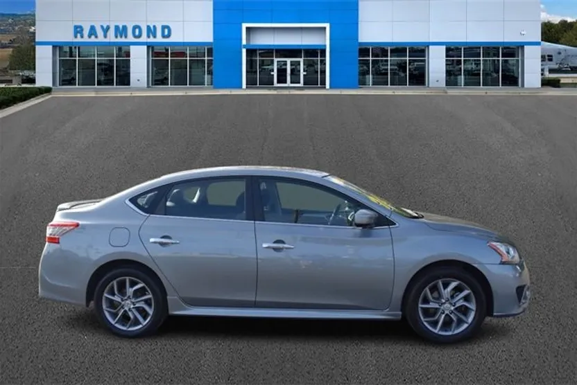 2014 Nissan Sentra SR photo 1