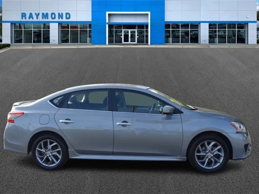 2014 Nissan Sentra SR photo 1