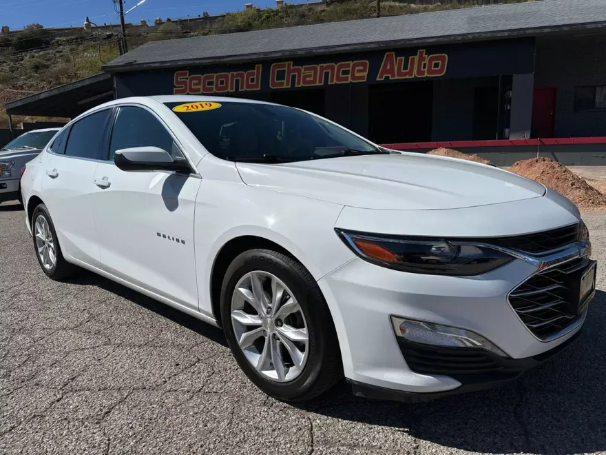 2019 Chevrolet Malibu 1LT photo 1