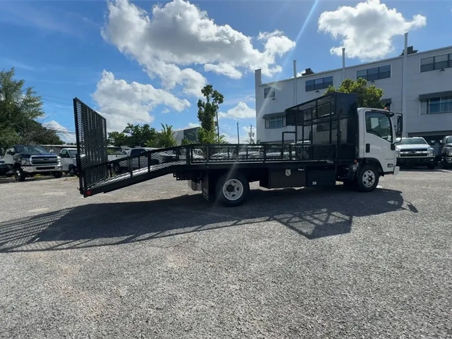 2024 Chevrolet Silverado 4500HD Base photo 1