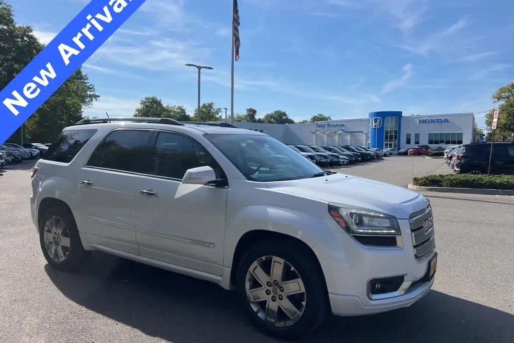 2016 Gmc Acadia Denali photo 1