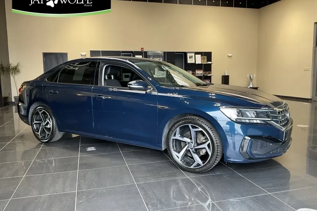 2020 Volkswagen Passat 2.0T R-Line photo 1