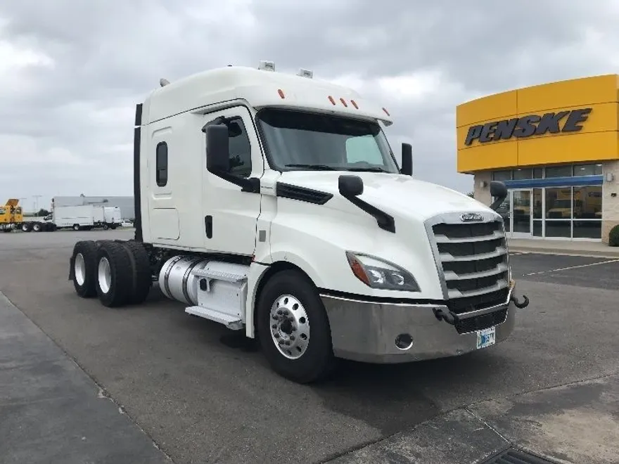 2020 Freightliner Cascadia 126" Sleeper Cab photo 1