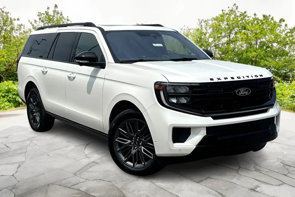 2025 Ford Expedition MAX Platinum photo 1
