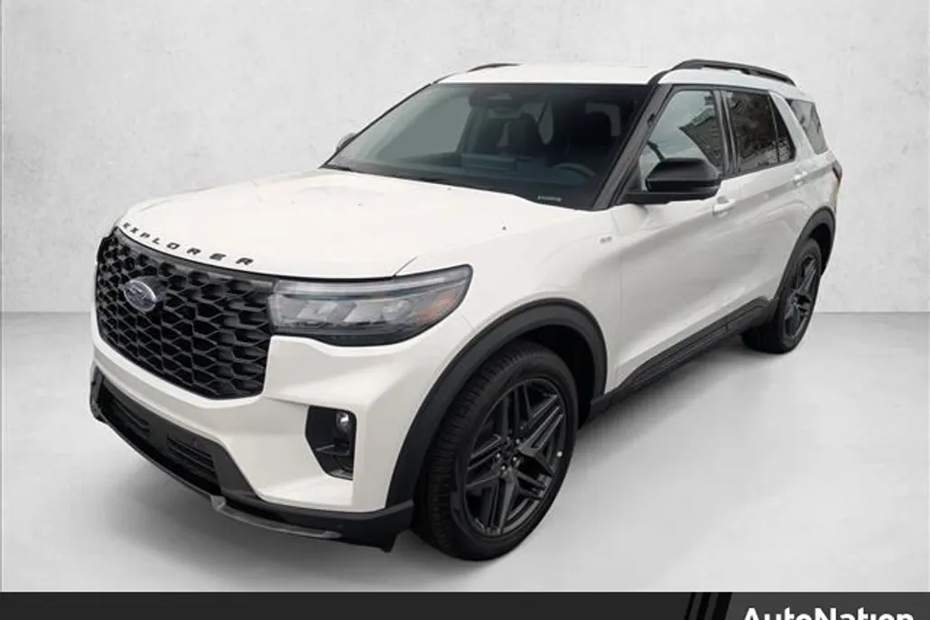 2025 Ford Explorer ST-Line photo 1
