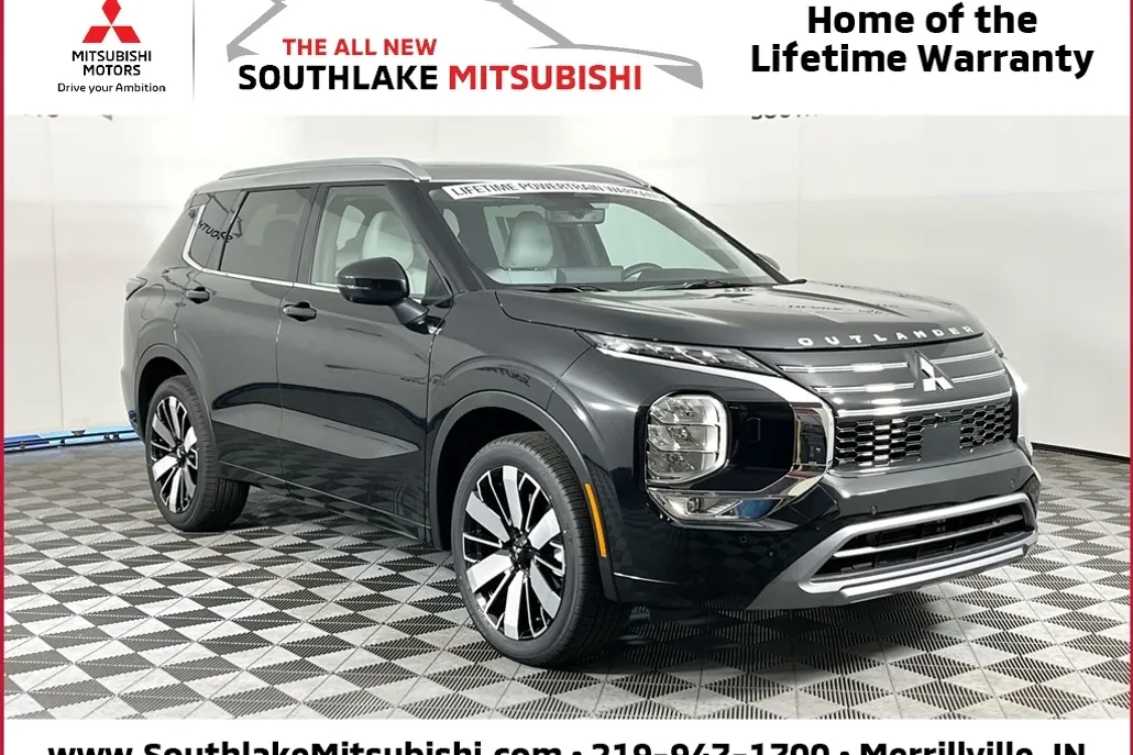 2025 Mitsubishi Outlander Black Edition photo 1