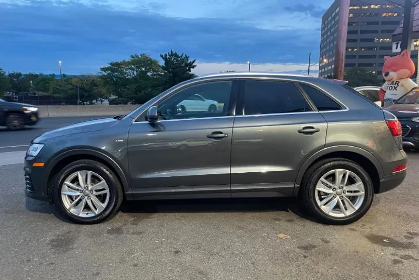 2018 Audi Q3 Premium Plus photo 1