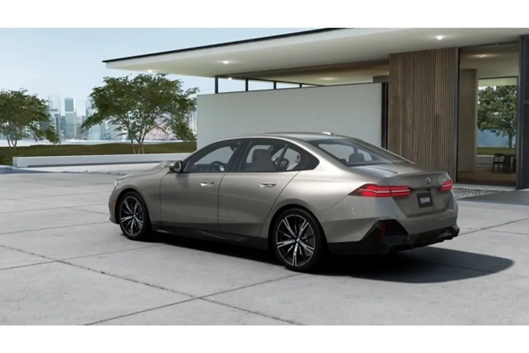 2026 Bmw 530i Sedan photo 1