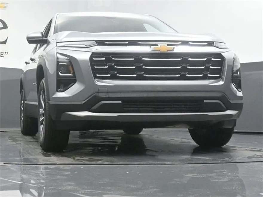 2026 Chevrolet Equinox LT photo 1