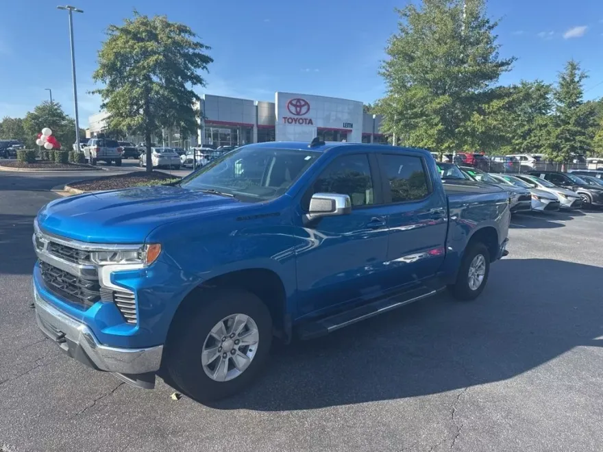 2024 Chevrolet Silverado 1500 LT photo 1