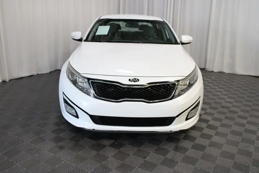 2015 Kia Optima LX photo 1