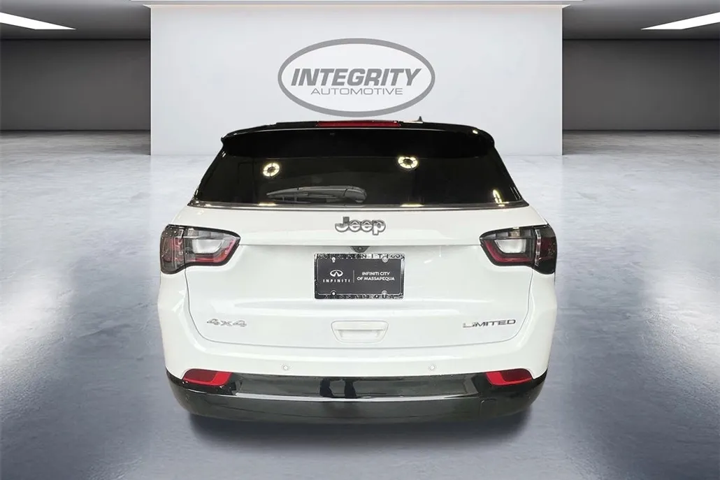 2024 Jeep Compass Limited photo 1