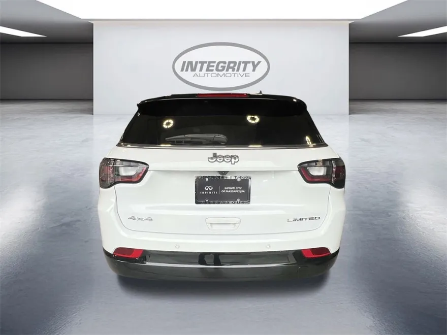 2024 Jeep Compass Limited photo 1