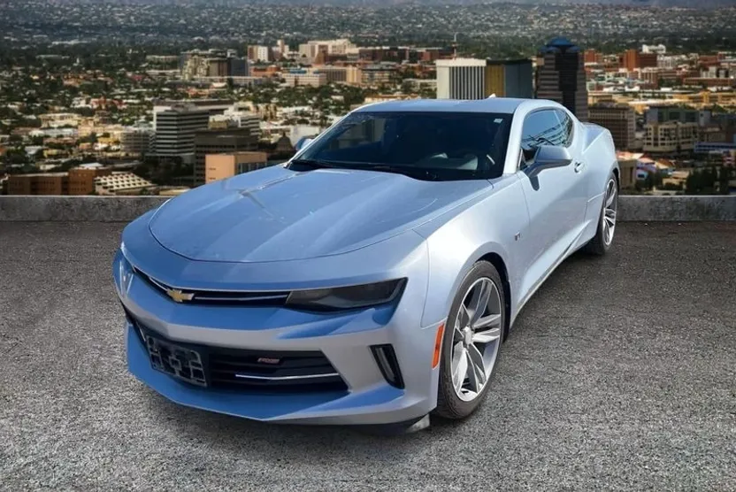2017 Chevrolet Camaro 2LT photo 1