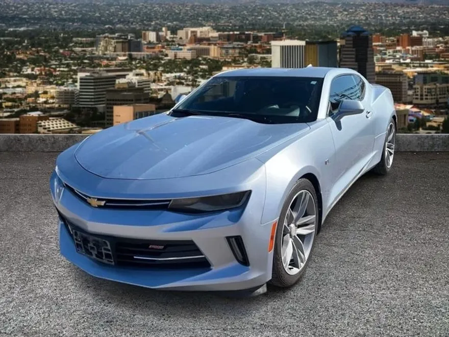 2017 Chevrolet Camaro 2LT photo 1
