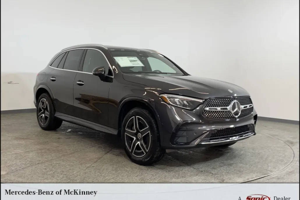 2025 Mercedes Benz GLC 300 photo 1
