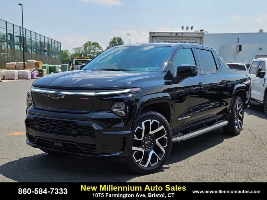2024 Chevrolet Silverado EV RST photo 1