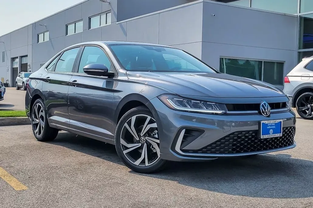 2025 Volkswagen Jetta 1.5T SEL photo 1