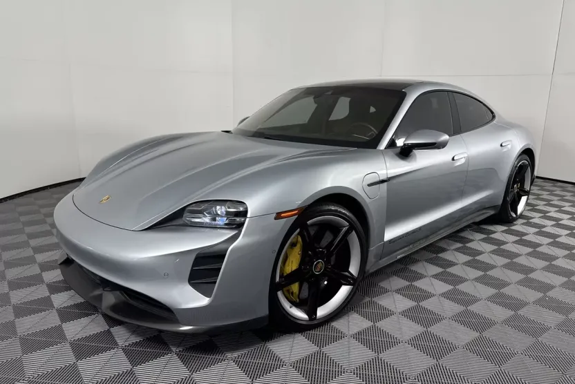 2020 Porsche Taycan Turbo S photo 1