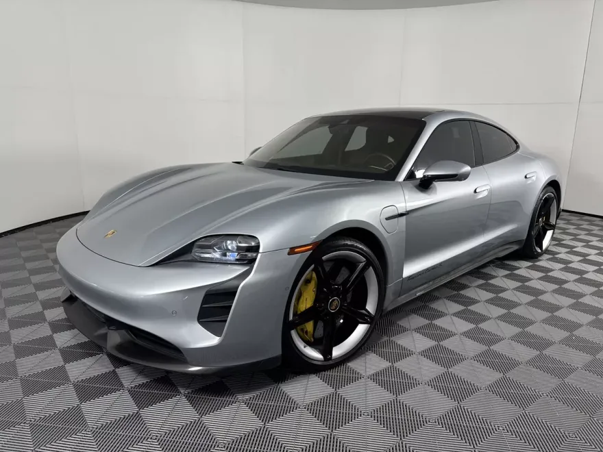 2020 Porsche Taycan Turbo S photo 1