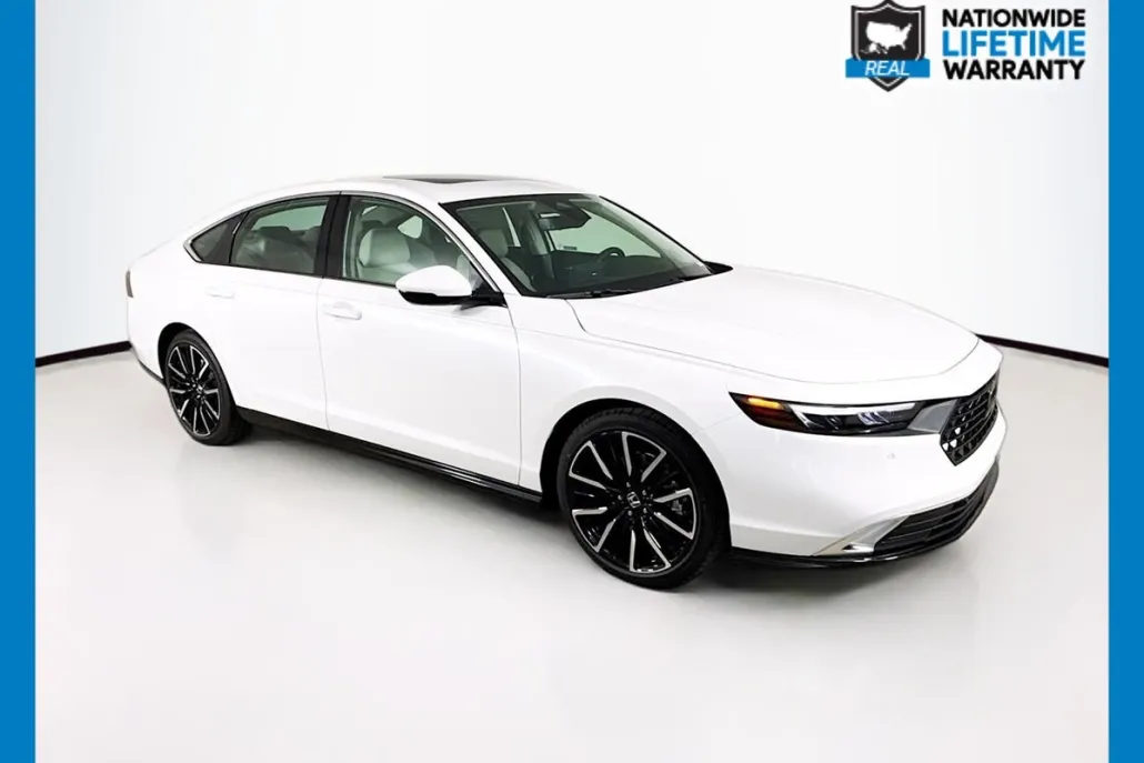 2025 Honda Accord Hybrid Touring photo 1