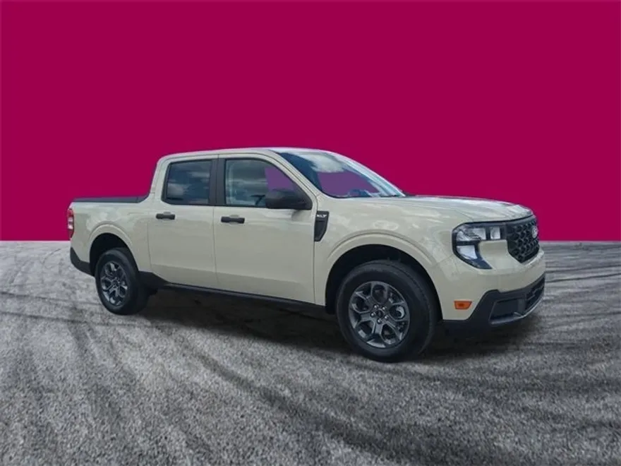 2025 Ford Maverick XLT photo 1