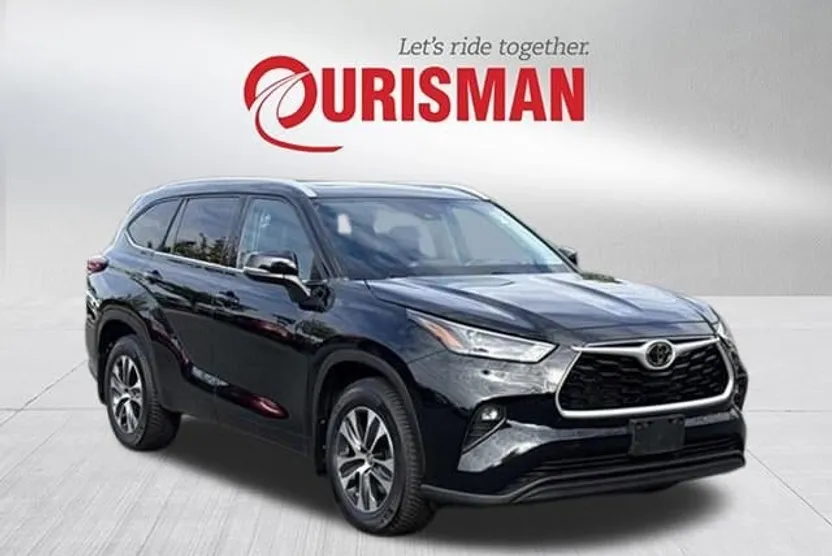 2022 Toyota Highlander XLE photo 1