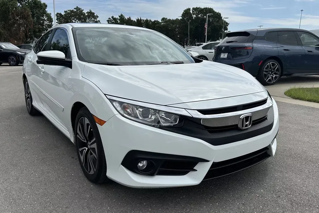 2018 Honda Civic EX-L photo 1