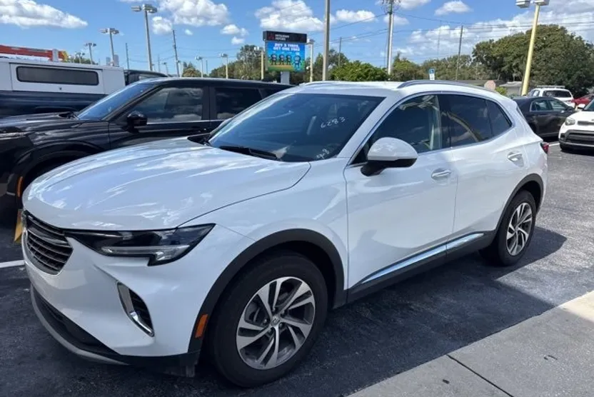 2023 Buick Envision Essence photo 1