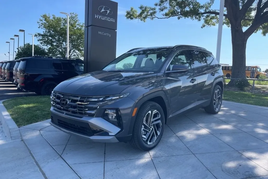 2025 Hyundai Tucson Hybrid Limited photo 1