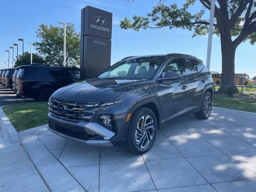 2025 Hyundai Tucson Hybrid Limited photo 1